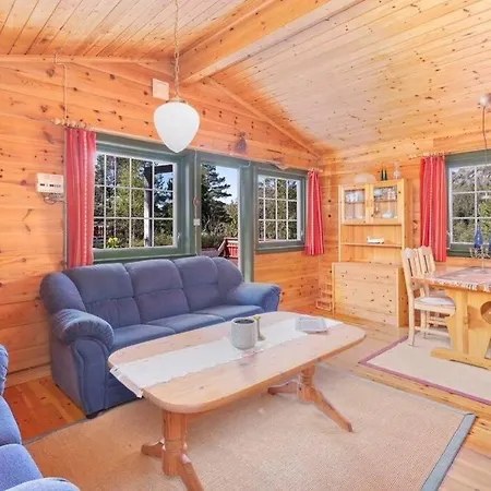 Сasa de vacaciones Tradisjonell Hytte Midt I Skogen Rett Ved Vann Grimstad (Aust-Agder)