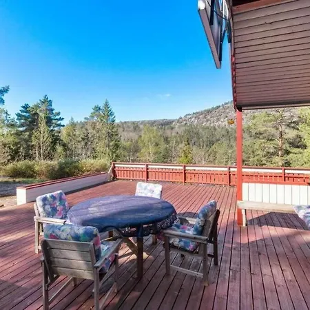 Tradisjonell Hytte Midt I Skogen Rett Ved Vann Сasa de vacaciones *